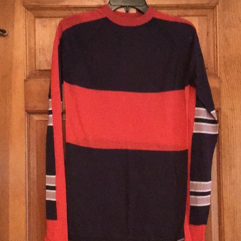 Sweaty Betty light weight sweater red & purple